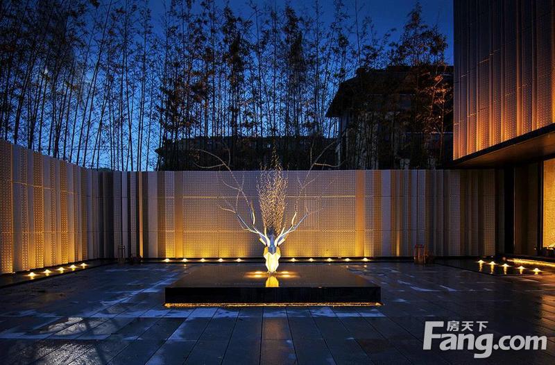 kaiyun网页登录入口-中牟县建设路小学：纸上飞花献礼教育盛会舞动指尖折出七彩童年