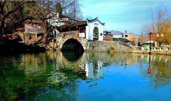 淅川上集镇西坪头小学举行军训成果展演_kaiyun开云官方在线登录